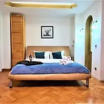 Central Arghezi Art Deco Apartment Piata Universitatii